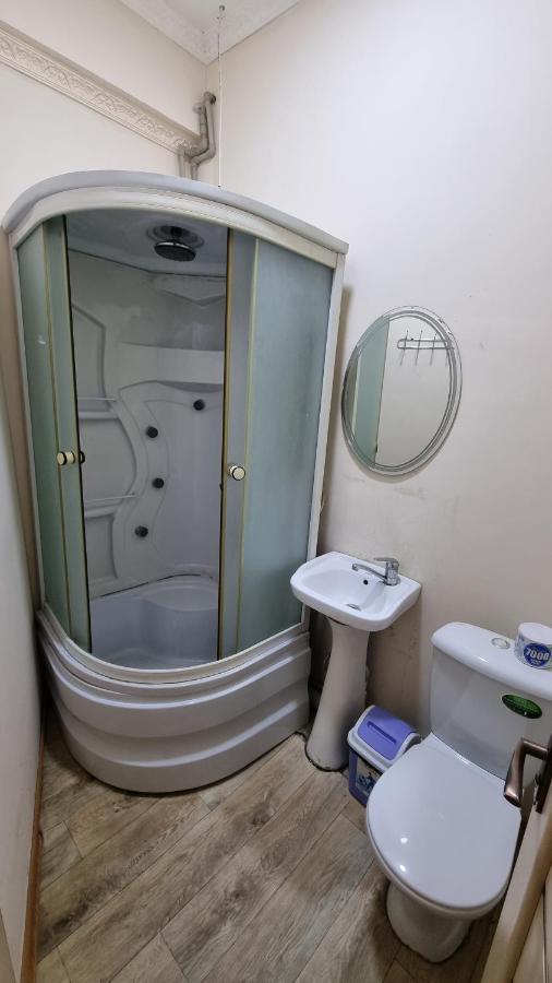 Da! Hotel Bishkek Bagian luar foto